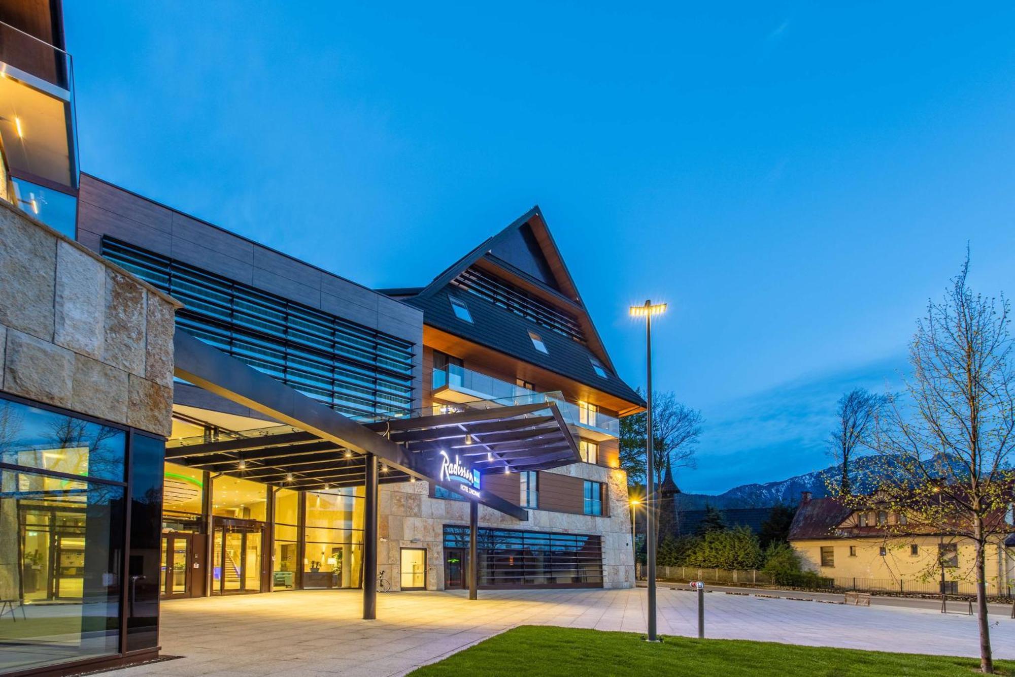 Radisson Blu Hotel&Residences Zakopane Exterior foto The main entrance of the University of Novi Sad
