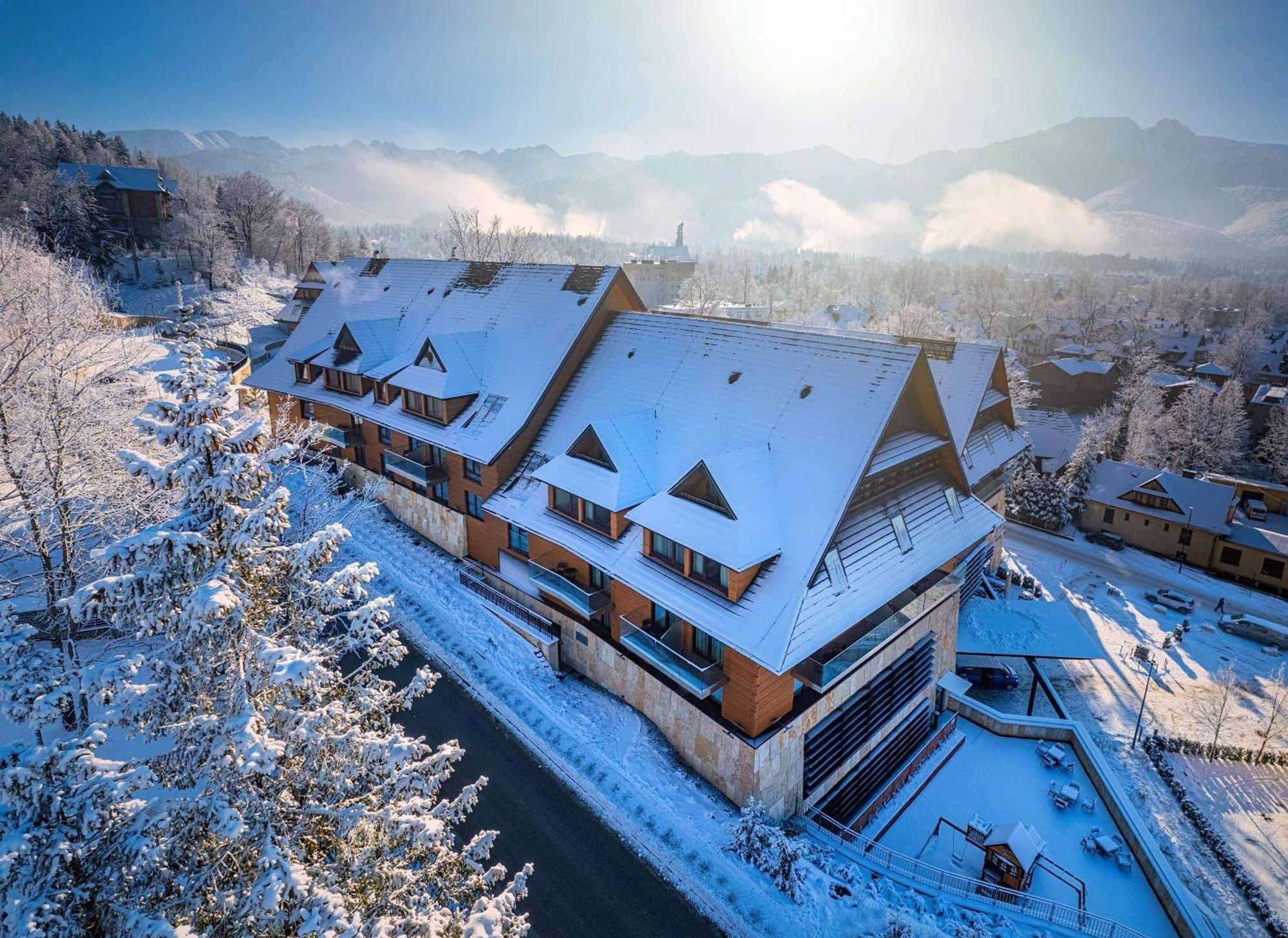 Radisson Blu Hotel&Residences Zakopane Exterior foto Aerial view of the hotel